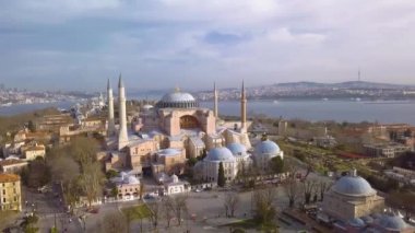 İHA ile inerken Ayasofya ve Boğaz 'ın görüntüsü.