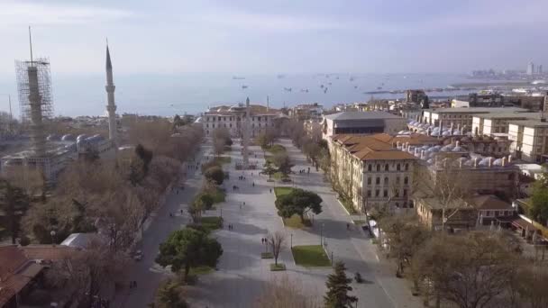 Imagen Theodoseus Obelisco Con Dron Mar Barcos Fondo — Vídeo de stock