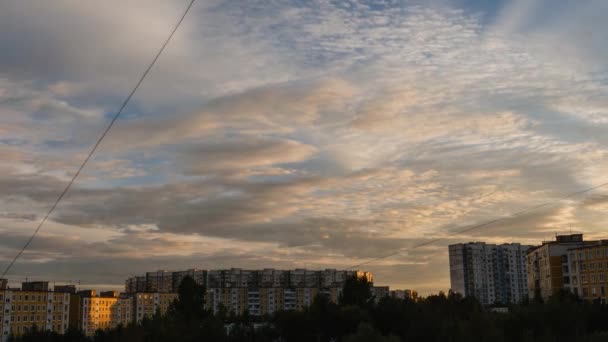 Puesta de sol en la gran ciudad — Vídeo de stock