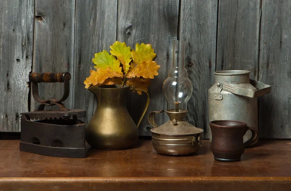 Eski şeyler ve yaprakları