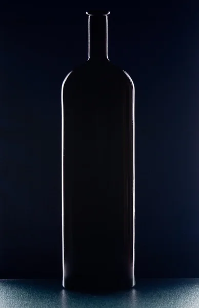 Silhouet van een zwarte fles — Stockfoto