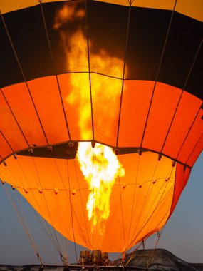Balon bir alev yönlendiren yazıcı