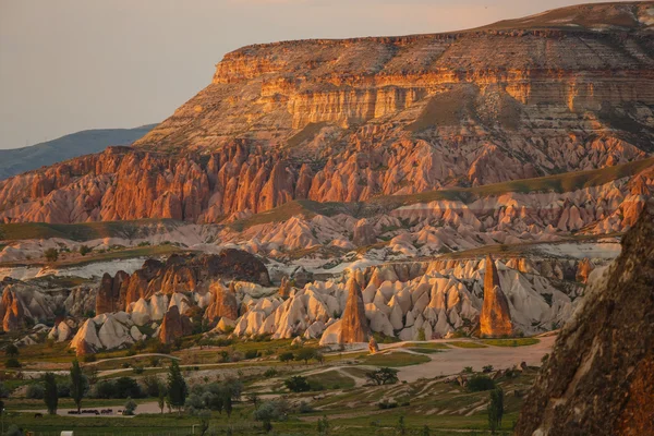 Pink valley - a sunset view — Stock Photo, Image