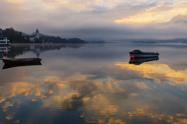 Barcos en el lago — Foto de Stock