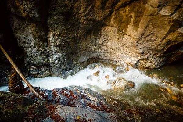 Rocky gorge and moutain river — Stock Photo, Image