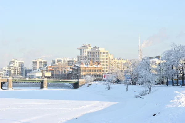 Winter Blick auf die große zentrale Brücke — Stockfoto