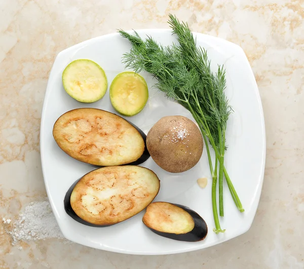 Marinated eggplant cut into wedges — Stock Photo, Image