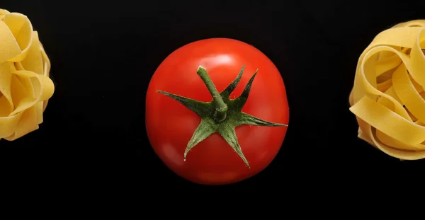 Tomato and Pasta tagliatelle set — Stock Photo, Image