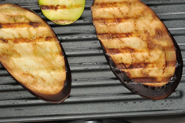 Gegrilltes Gemüse auf Elektrogrill — Stockfoto