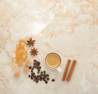 kahve, şeker kamışı, baharat anason ve tarçın