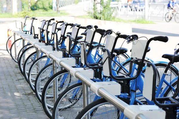 Bicicletas públicas para dar un paseo por la ciudad —  Fotos de Stock