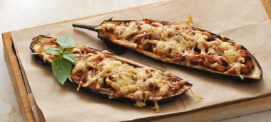 Peynir pişmiş doldurulmuş patlıcan