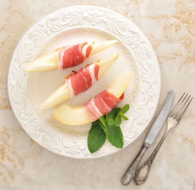 Yapardı ve kavun. Jambon. Geleneksel İspanyol yemeği