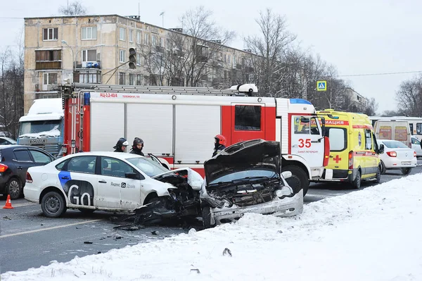 Saint Petersburg Ryssland Februari 2021 Bilolycka Med Taxi Sankt Petersburg — Stockfoto