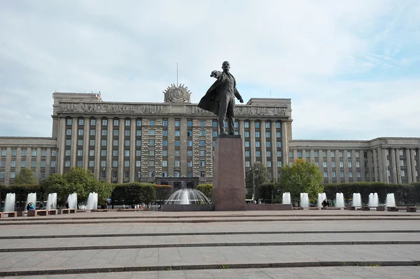 モスクワ広場とルッシ サンクト ・ ペテルブルクでレーニン記念碑 — ストック写真