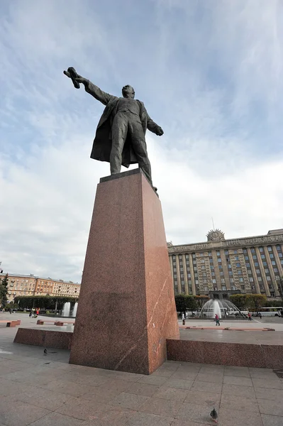 Plaza de Moscú y el monumento a Lenin en San Petersburgo, Rusia — Foto de Stock