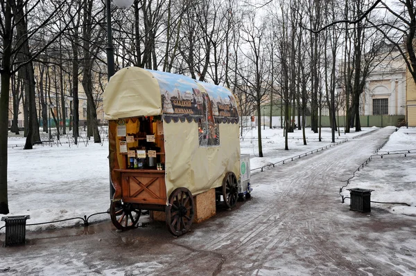 St. Petersburg, Russia, 19 January: shop on wheels productsl wit — Stock Photo, Image