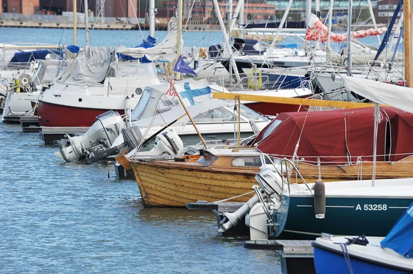 Helsinki, Finlandia, 28 de septiembre: amarre Marina en el centro de H —  Fotos de Stock