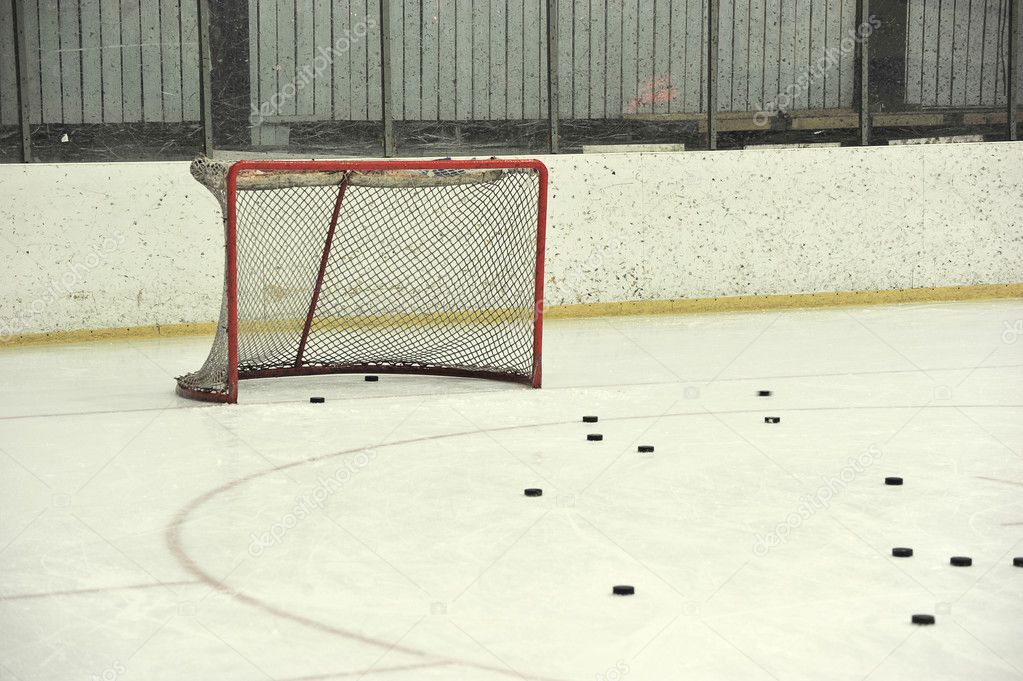 Blank hockey net