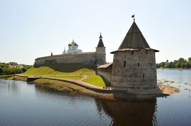 Pskov, Rusya'nın eski Kremlin kuleleri