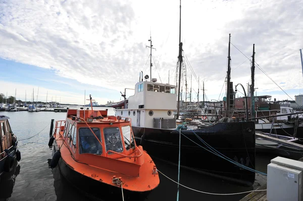 Helsinki, Finnland, 28. September: Liegeplatz Yachthafen im Zentrum von Helsinki — Stockfoto