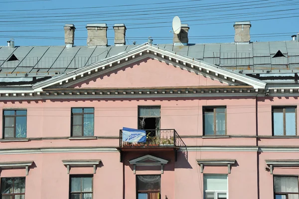 St. petersburg, russland, 6. september: die fassade des hauses auf dem — Stockfoto