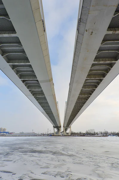 St. Petersburg, Ryssland, 6 januari: stora Obukhovsky bridge (kabel- — Stockfoto