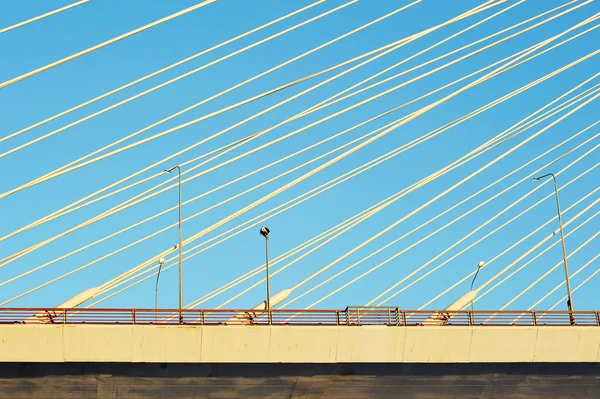 Gran puente de Obujovsky (cableado) sobre el río Neva, St. Pe — Foto de Stock