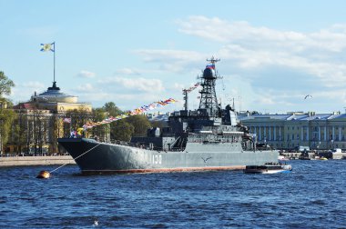 Saint-Petersburg, Rusya: - 9 Mayıs 2015: savaş gemileri parade 