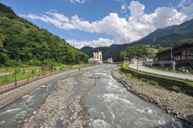 nehir Mzımta ve Rosa Khutor tatil
