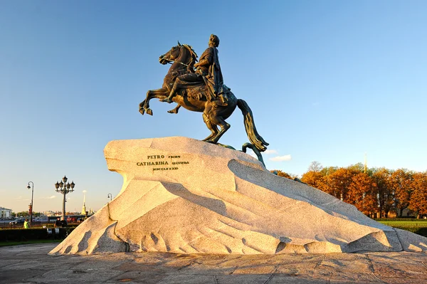 Monument to Peter the great — Stock Photo, Image