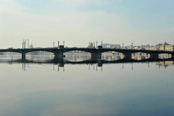 Neva and Blagoveshchensky bridge in St. Petersburg, — Zdjęcie stockowe