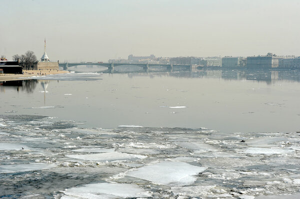 Весенний отдых на Неве

