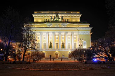 St. Petersburg, Russi Alexandrinsky Tiyatrosu gece görünümü