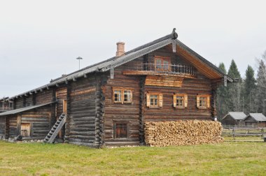 Rus köy Semyonkovo Köyü, Volog eski ahşap evde