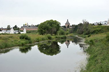 nehir ve manastırda Suzdal, Rusya Federasyonu