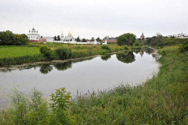 nehir ve manastırda Suzdal, Rusya Federasyonu