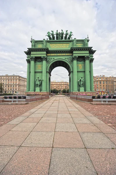 ST PETERSBURG, RUSIA - 13 DE SEPTIEMBRE DE 2015: Narva Triumphal Gate — Foto de Stock