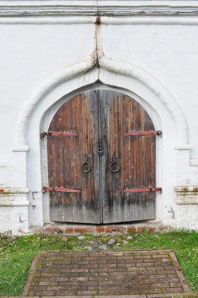 Ancient door in the city of Vologda, Russia — Stock Photo, Image