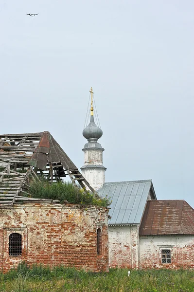 Una antigua Iglesia en Suzdal, Rusia — Foto de Stock