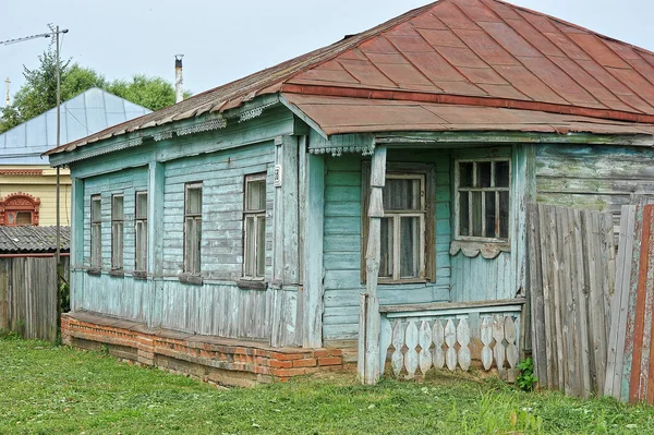 Старый деревянный дом в Суздале, Россия — стоковое фото