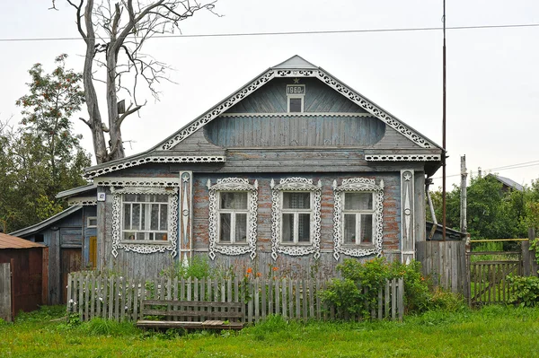 在苏兹达尔、 俄罗斯的老木房子 — 图库照片