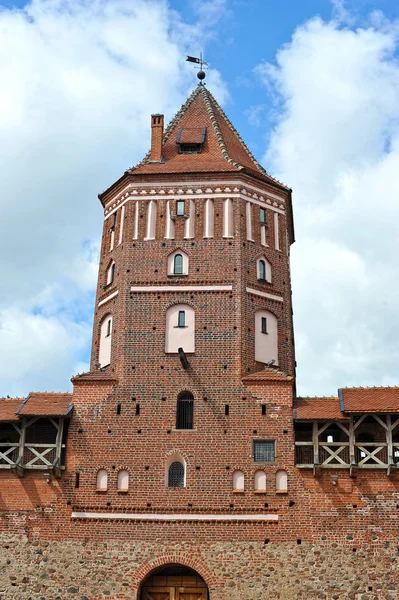 The Central tower of the Mir castle in Belarus — Stock Photo, Image