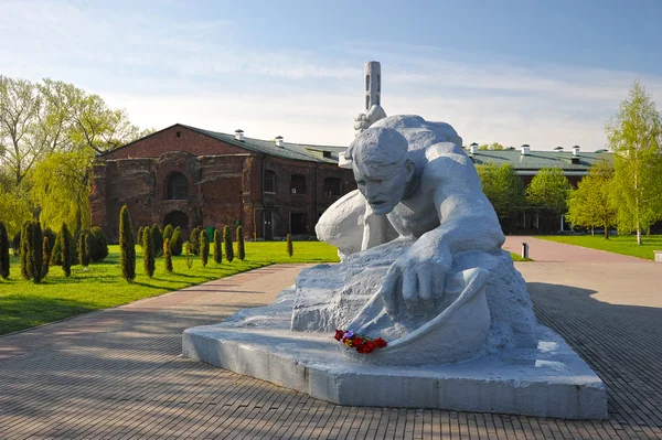 Memorial ”Brest fortress-hjälte” och monumentet ”törst”. Vitryssland — Stockfoto