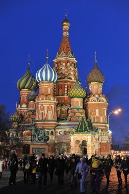 Moskova, Rusya - 02 Ocak 2016: Aziz Basil Katedrali kırmızı s