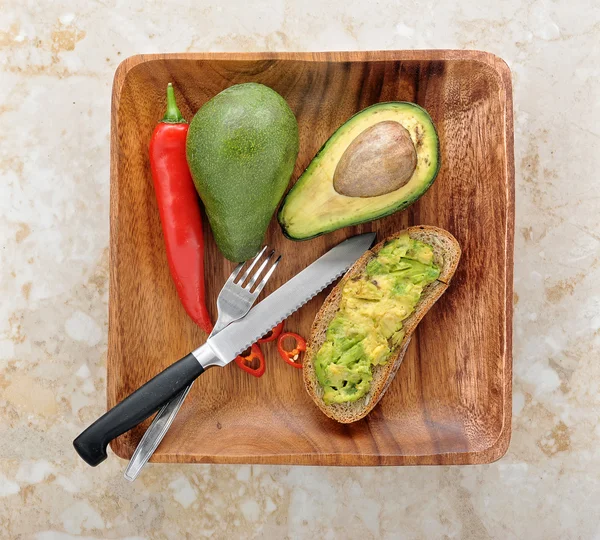 Frisches gesundes Sandwich mit Avocado — Stockfoto