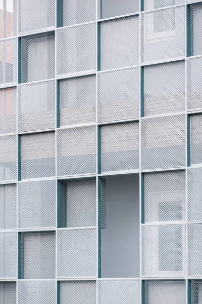 Niedrige Winkel Und Seitenansicht Der Modernen Stahlwand Quadratischem Muster Und — Stockfoto