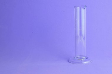 Kimya laboratuvarı enstrümanı, hafif arka planda