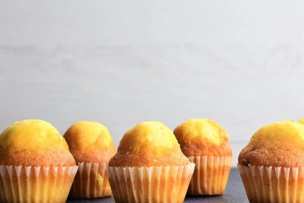 Nahaufnahme Der Mitte Hausgemachte Mini Muffins Auf Schiefertisch Platz Für — Stockfoto