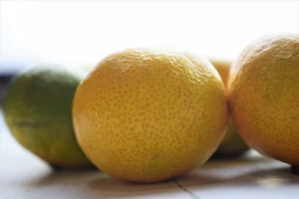 Mandarinenfrucht Makro Oben Weißer Raum Für Text Oder Idee — Stockfoto